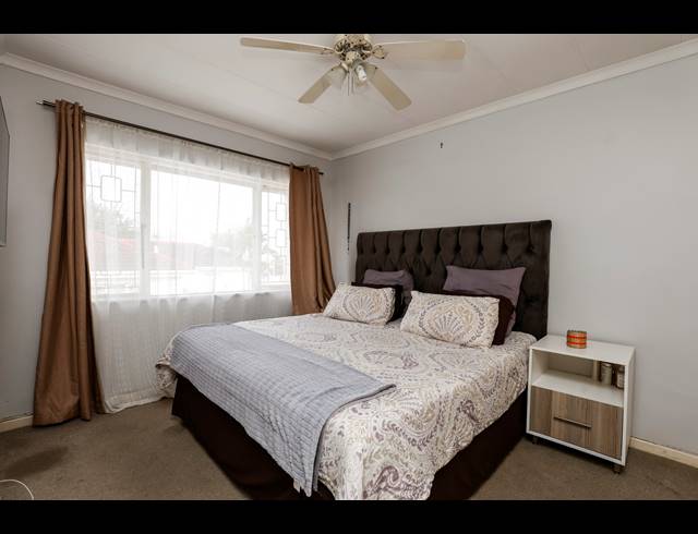 3 BEDROOM TOWNHOUSE FOR SALE IN GLENWOOD